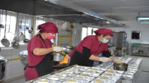 AVCILAR BELEDİYESİ’DEN PANDEMİDE 134.550 KİŞİYE SICAK YEMEK DESTEĞİ